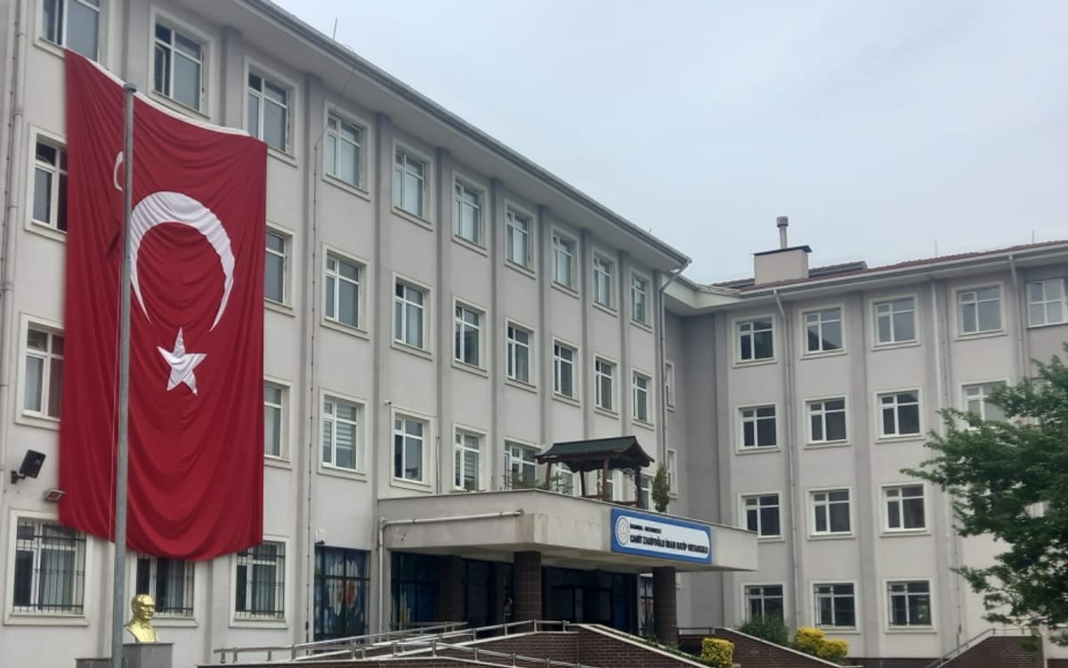 Cahit Zarifoğlu İmam Hatip Ortaokulu