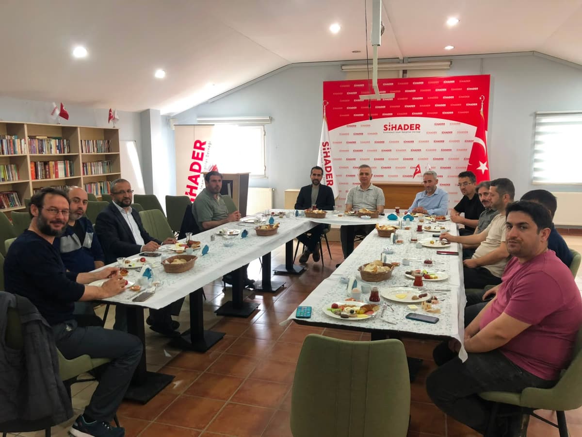 Dernek merkezinde istişare programı