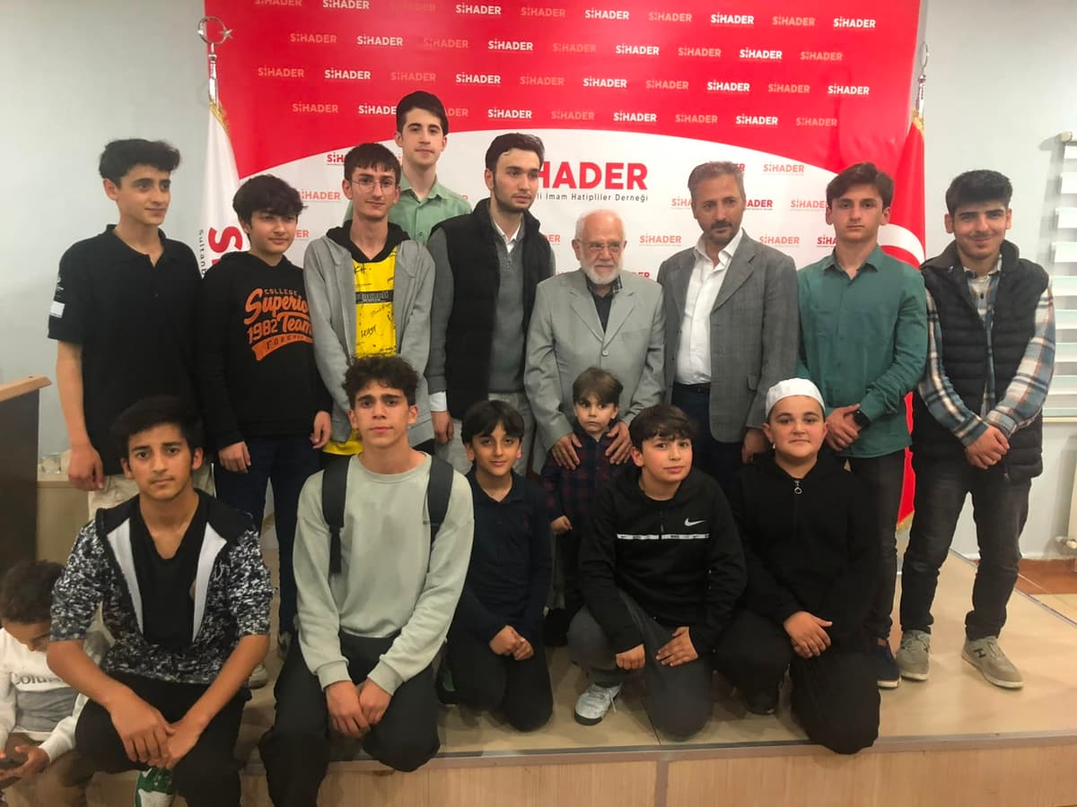 Program sonrası hatıra fotoğrafı