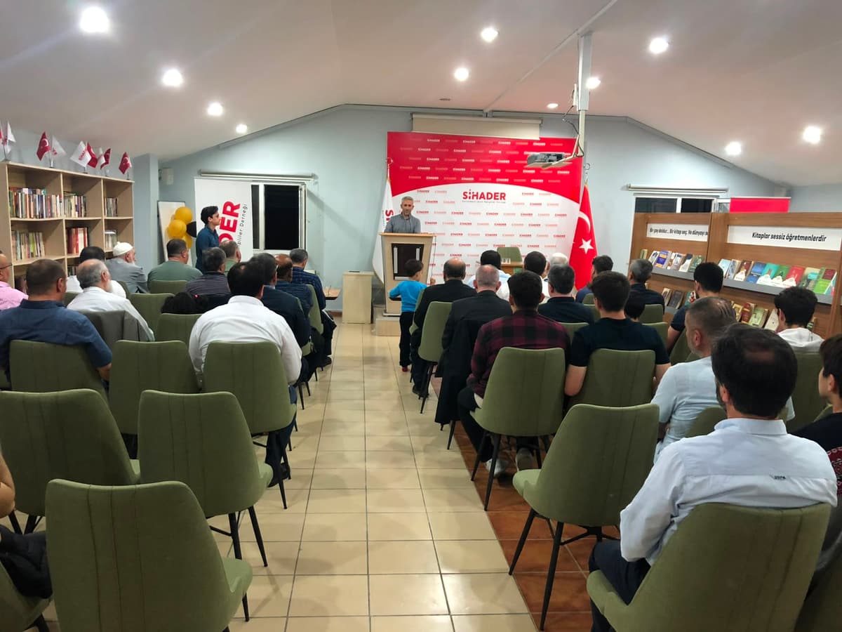 Dernek merkezinde konferans