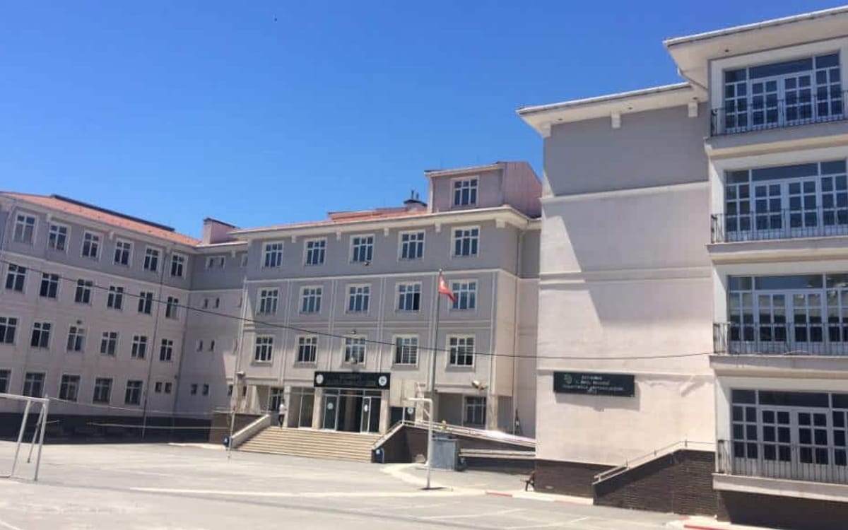 Sultanbeyli Anadolu İmam Hatip Lisesi